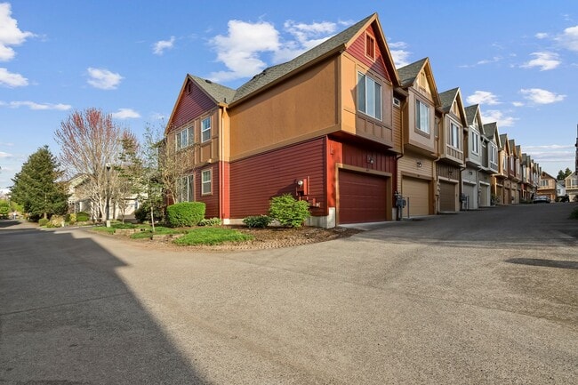 Building Photo - 1611 SW San Mateo Terrace