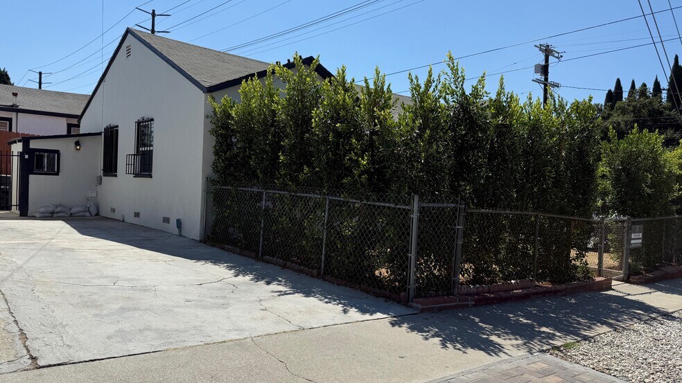 Building Photo - 6100 Strickland Ave