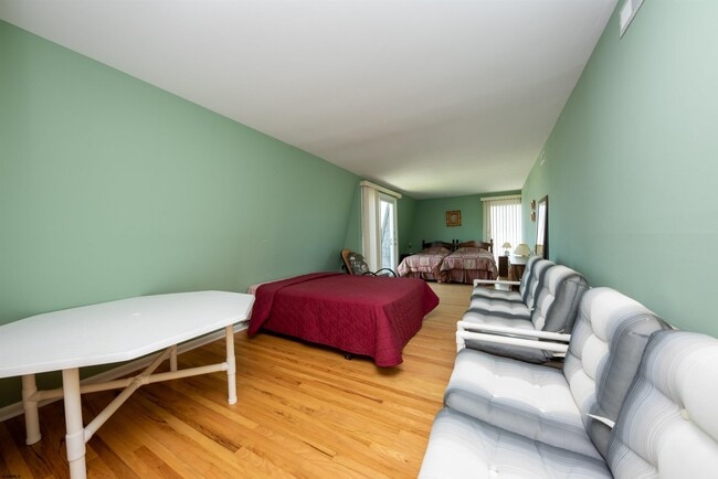 Building Photo - 3201 Bayland Dr