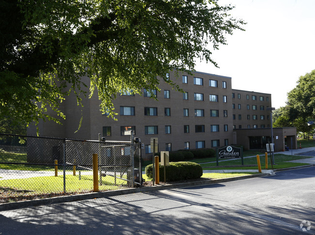 Building Photo - Garden Apartments