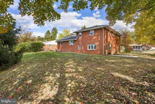 Building Photo - 816 East Dr