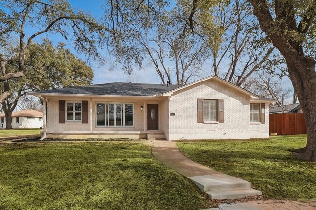 Building Photo - 1007 Carroll Dr