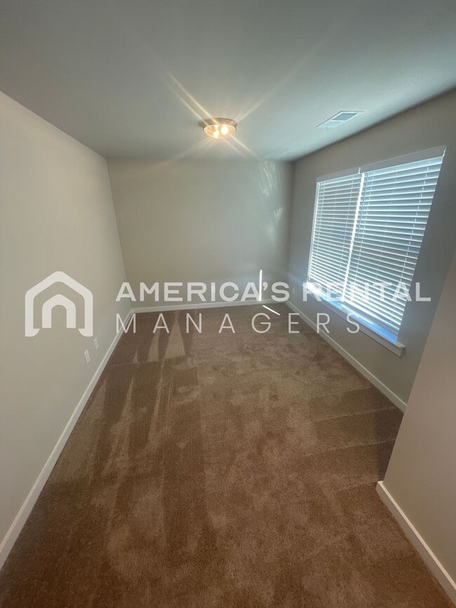 Building Photo - 255 Buckhorn Cir
