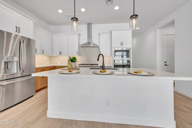 Building Photo - 19321 W Luke Ave