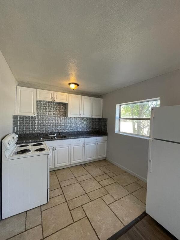 Building Photo - 4518 9th Ave S