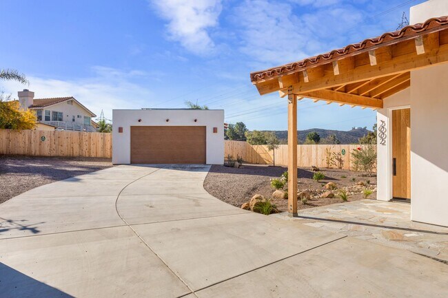 Building Photo - Luxurious Living in Rancho San Diego: Custom Built Home for Rent $5,095