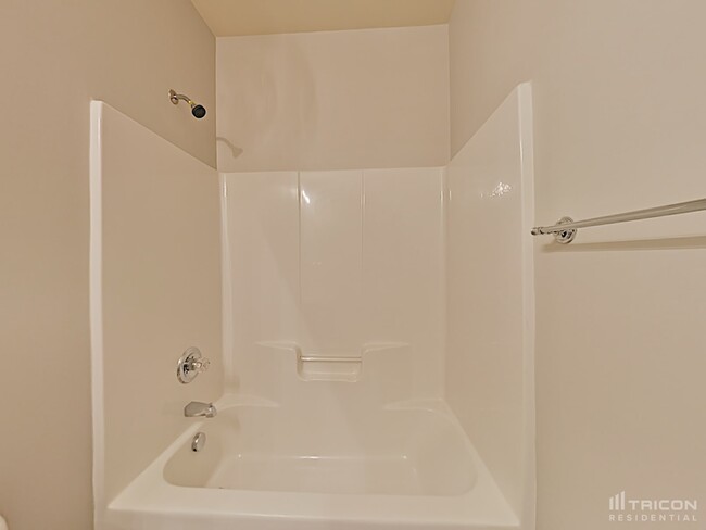 Building Photo - 7839 Baylis Dr