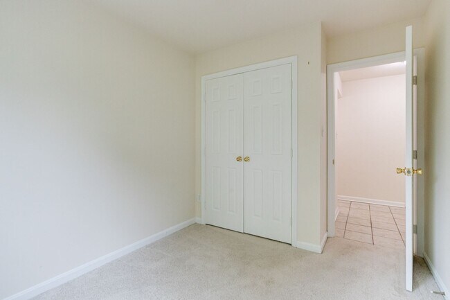 Building Photo - Crofton Condo For Rent