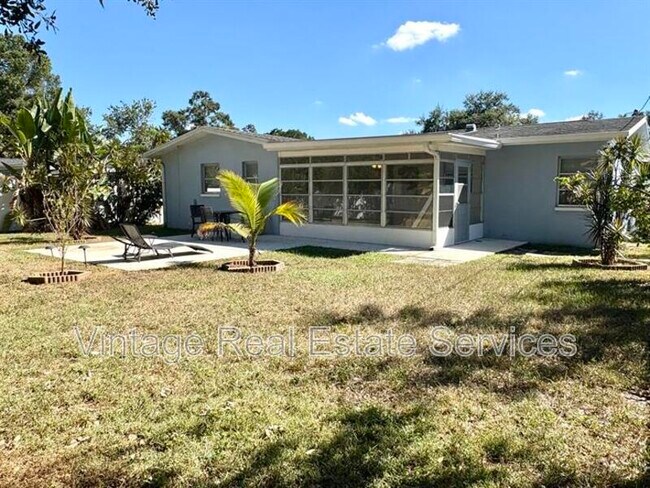 Building Photo - 1074 S Woodbrook Drive South