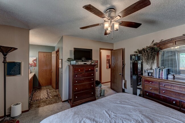 Building Photo - 4025 Wild Flower Dr