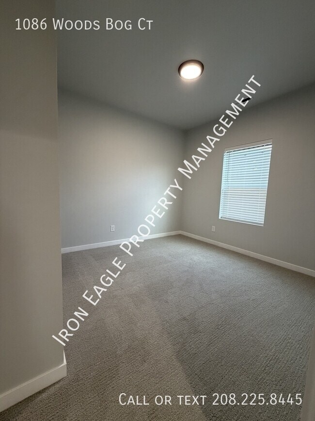 Building Photo - 1086 Woods Bog Ct