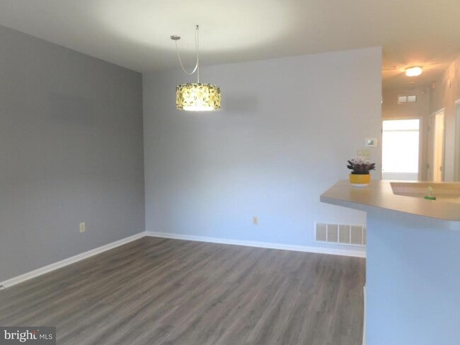 Building Photo - 113 Dresher Woods Dr