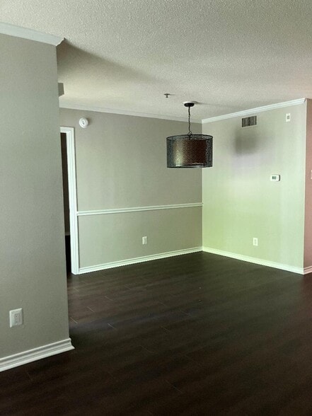Building Photo - 1504 Lincoln Way