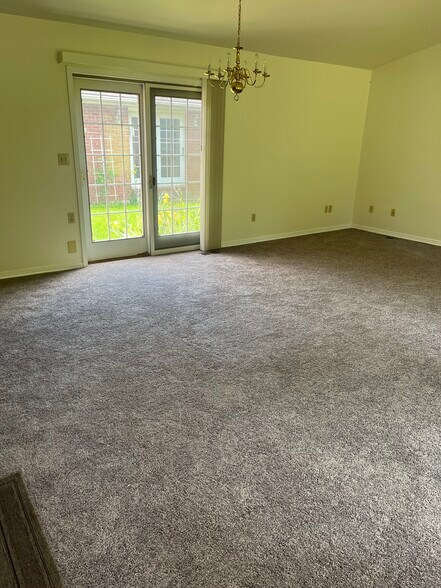 View from front door to living room - 777 S Mink Rd