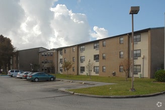 Building Photo - Baten Arms