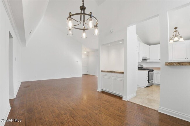 Building Photo - 31505 Lindero Canyon Rd