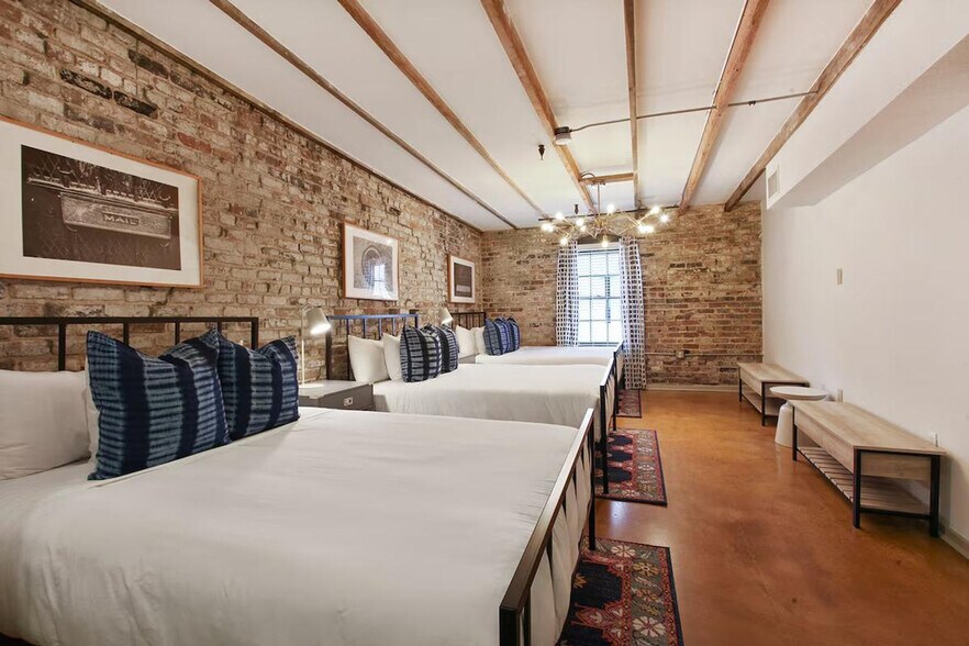 Building Photo - 1041 Constance St