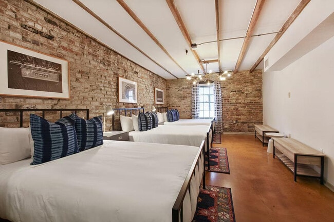 Building Photo - 1041 Constance St