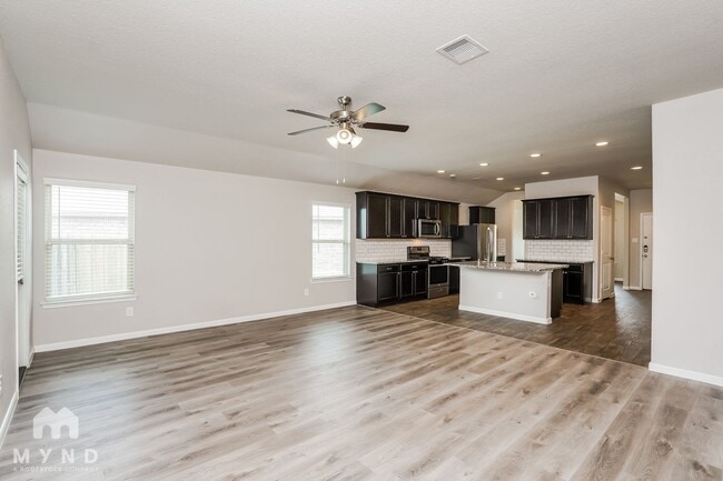 Building Photo - 3210 Sumac Dr