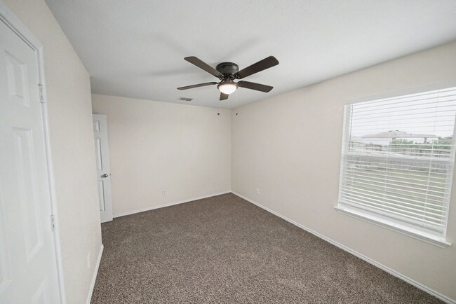 Building Photo - Spacious Cul-de-Sac Home in Bulverde Village - Realtor Commission: $500