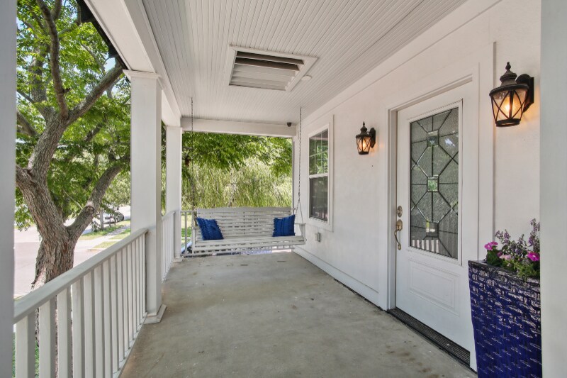 Building Photo - 5869 Colbert St