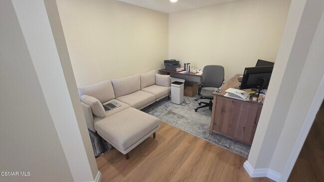 Building Photo - 2794 Parkview Dr