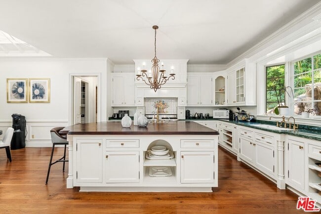 Building Photo - 515 S Westgate Ave