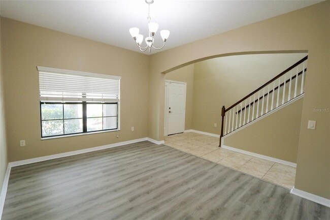 Building Photo - 1208 Oakcrest Dr