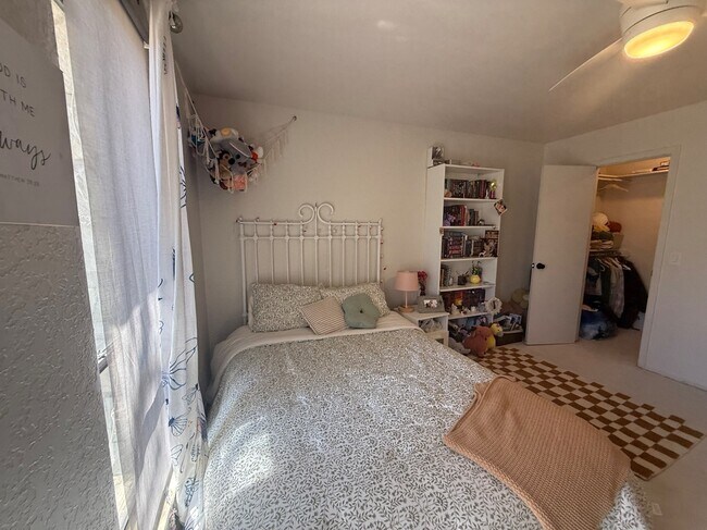 Building Photo - 1925 Bunting Ct