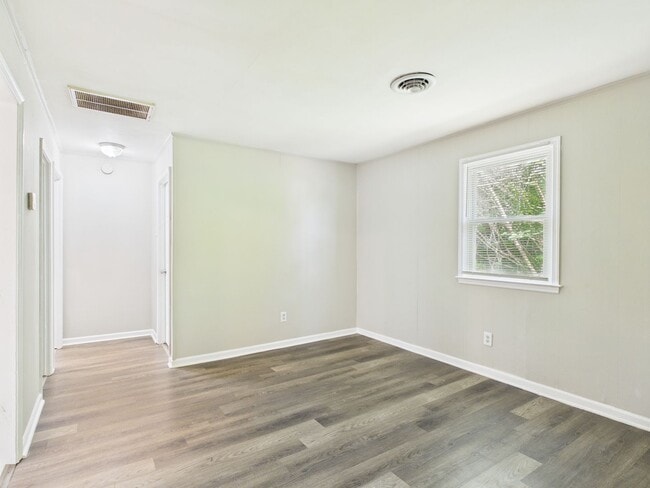 Building Photo - 838 S Jones St