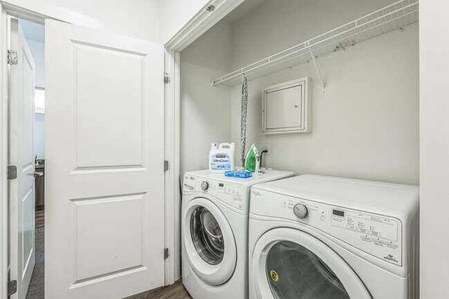 Building Photo - 305 E Front St