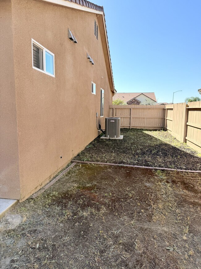 Building Photo - 1736 Berry St