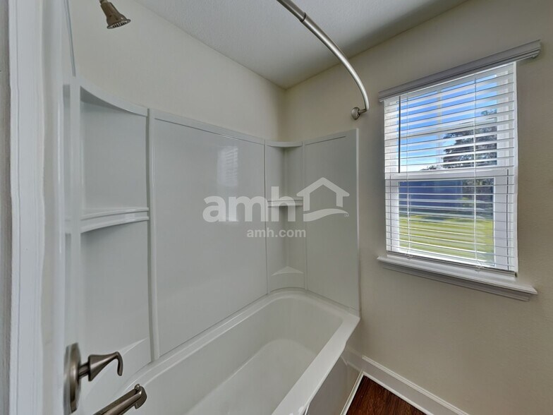 Building Photo - 1889 Silver Point