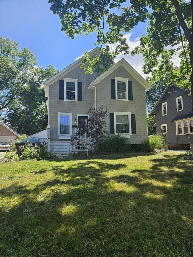 Primary Photo - 93 N Rose Blvd