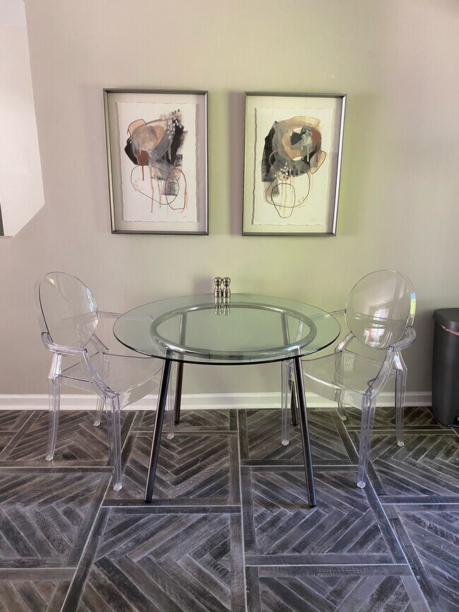 Dining Area - 364 Argus Cir NW