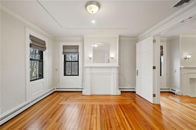 Building Photo - 214 Broadway