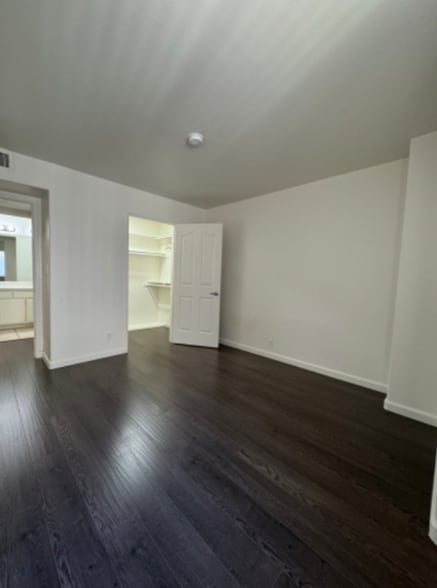 Building Photo - 13012 Riverside Dr