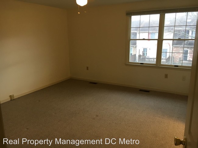 Building Photo - 8024 Hollow Reed Ct