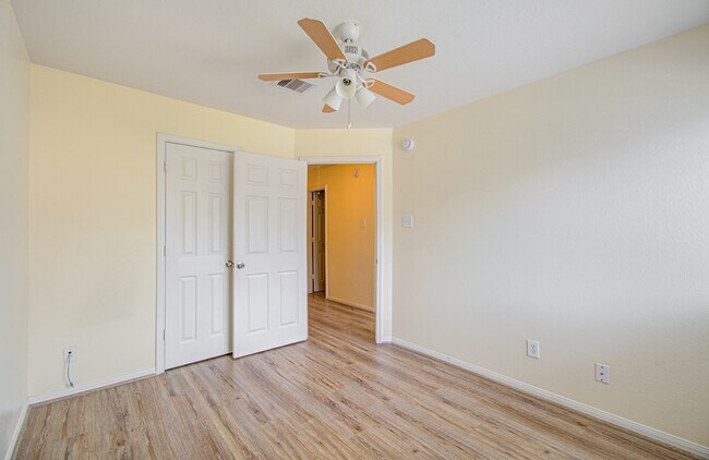 Building Photo - 3815 Shire Valley Dr