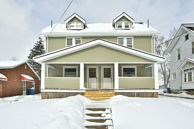 Building Photo - 310/312 Prospect St