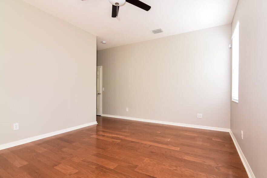 Building Photo - 7936 Terrace Ridge Dr