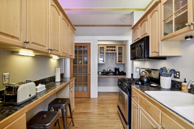 Building Photo - 3006 W 44th St