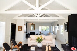 Building Photo - 3063 Deep Canyon Dr