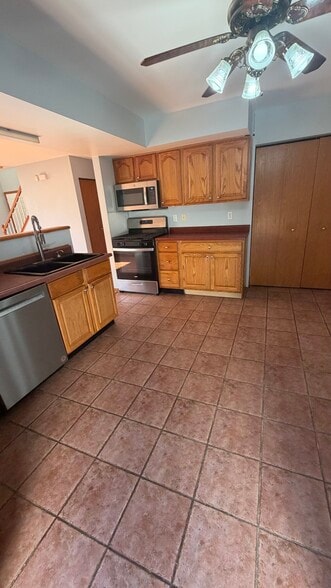 Building Photo - 1639 Dogwood Dr