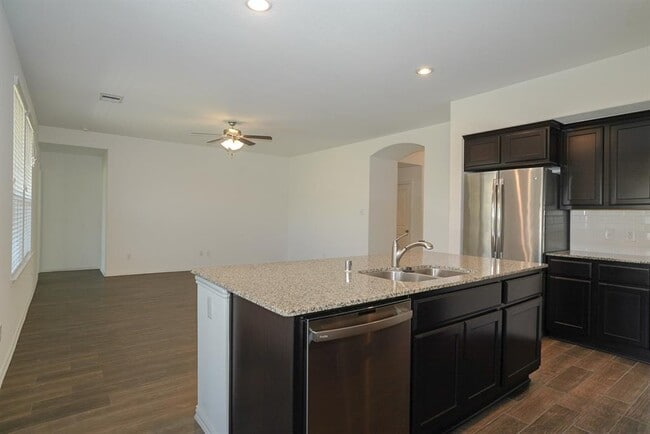 Building Photo - 16114 Sommerall Creek Ln