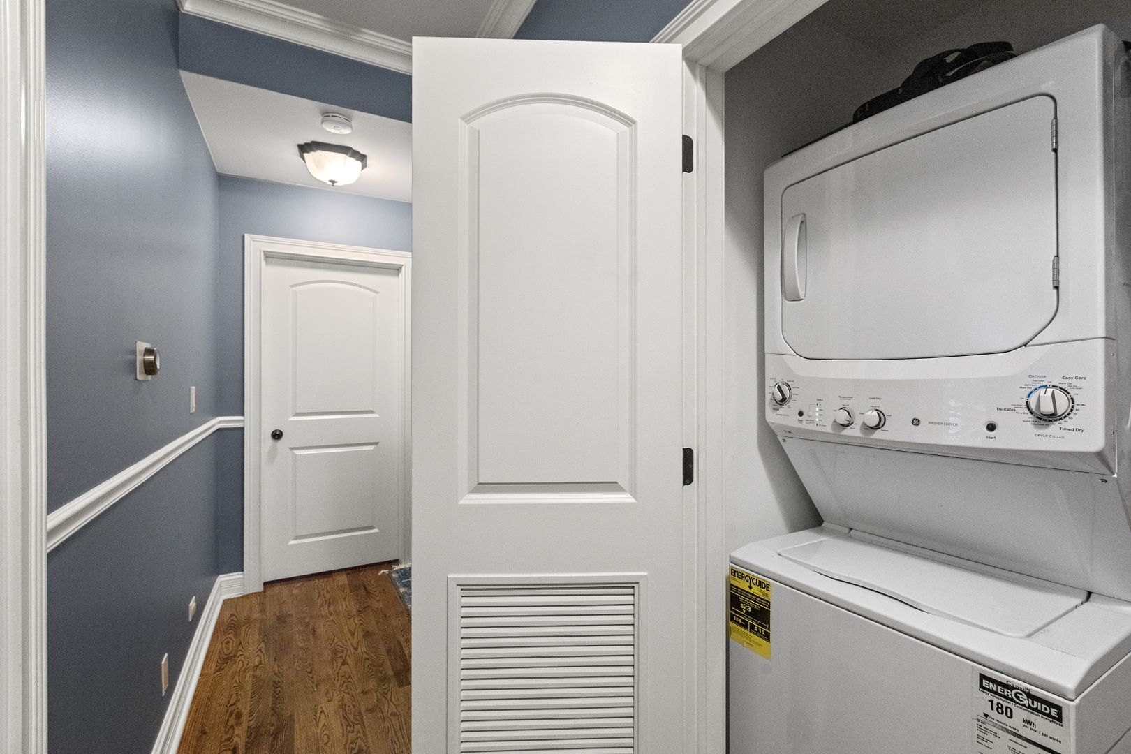 Building Photo - 5219 N Winthrop Ave