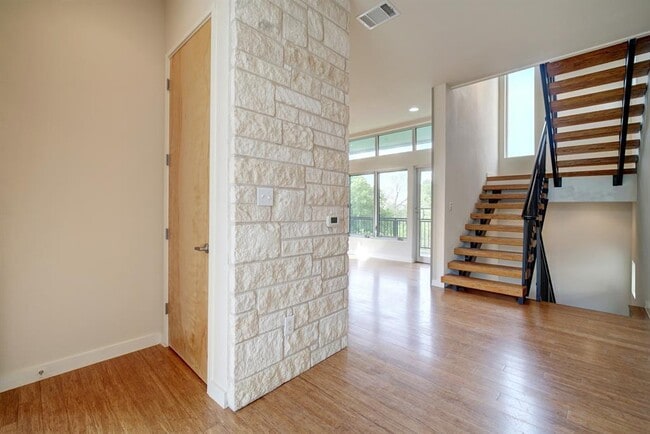 Building Photo - 5312 Agatha Cir