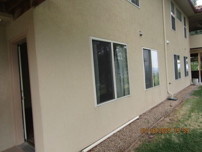 Building Photo - 1417 Fir Ct