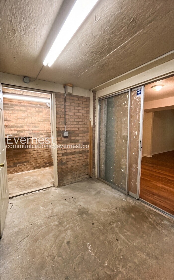 Building Photo - 3904 Greenleaf St