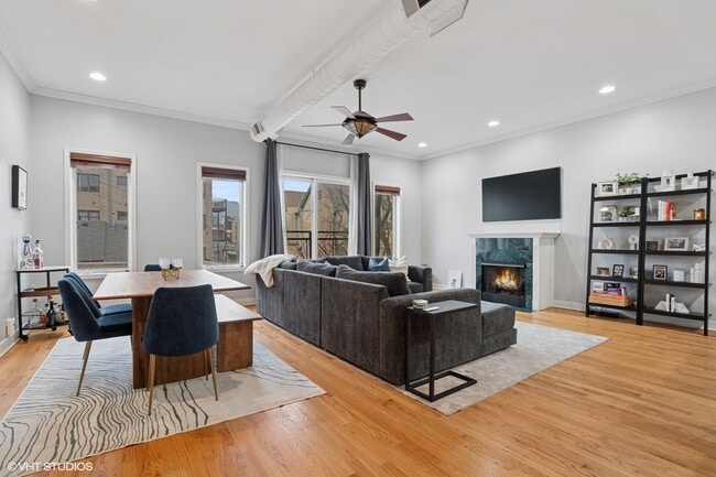 Building Photo - 426 N Noble St